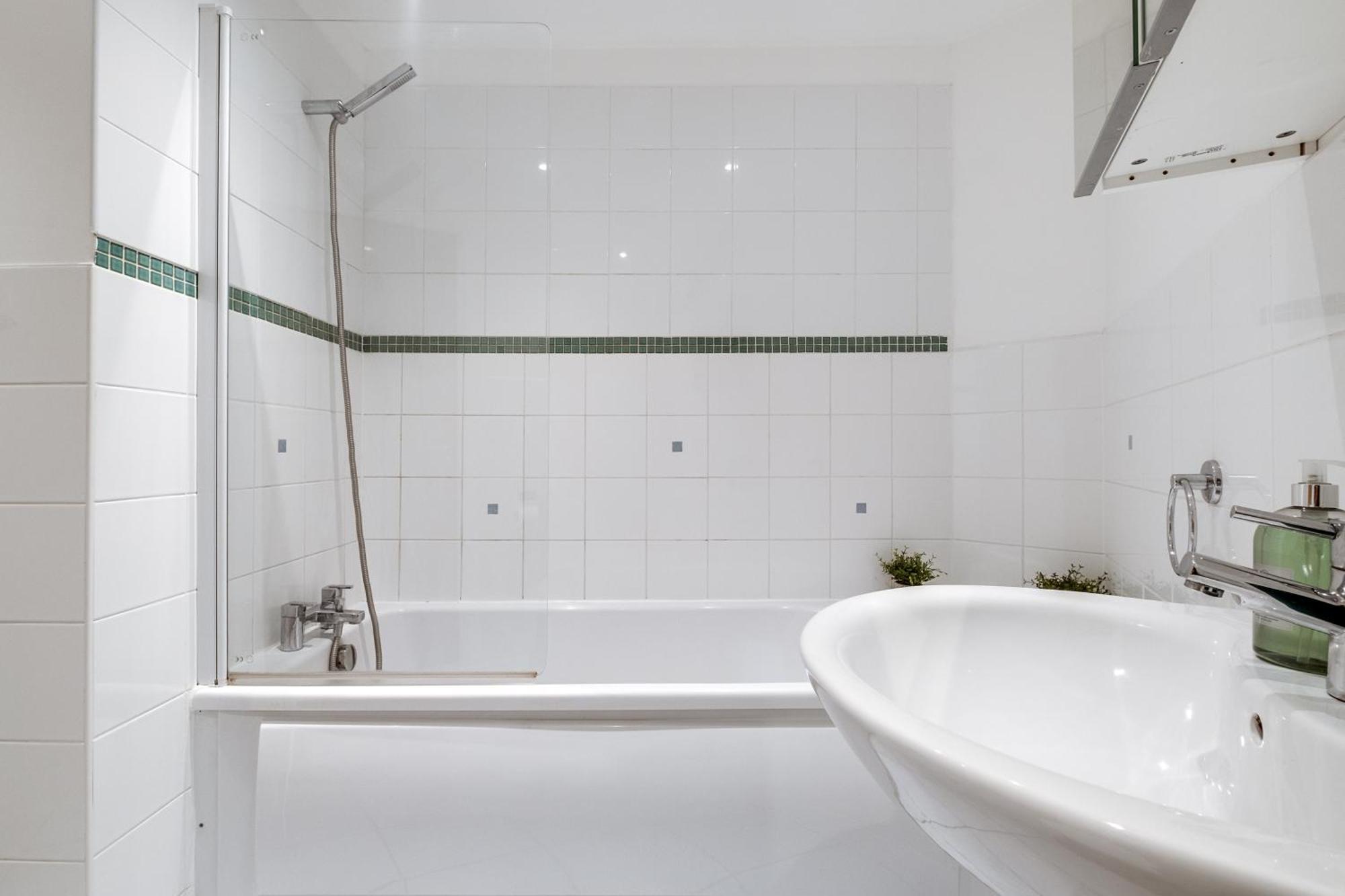 Pluxa Globe - Spacious Apartment In Jq With Parking Бирмингам Екстериор снимка